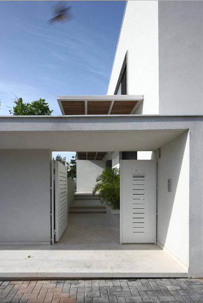 pagar rumah minimalis warna putih